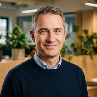 James Mitchell, CEO w Pierścień Lokatava, zdjęcie profilowe